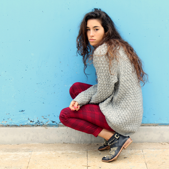 15colgadasdeunapercha_fall_otoño_winter_invierno_2014_mezcla_mixes_grey_gris_check_cuadros_capucha_hood_blanca_arias_6