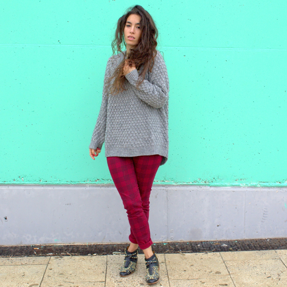 15colgadasdeunapercha_fall_otoño_winter_invierno_2014_mezcla_mixes_grey_gris_check_cuadros_capucha_hood_blanca_arias_7