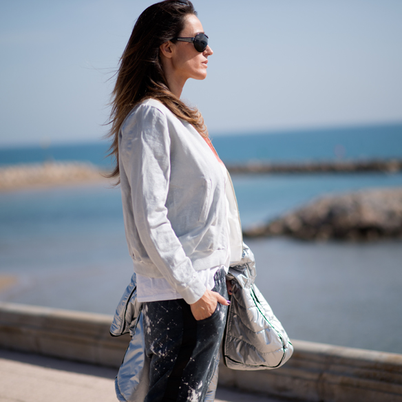 15colgadasdeunapercha_sporty_chic_plumon_sneakers_bomber_silver_plata_ana_crank_5