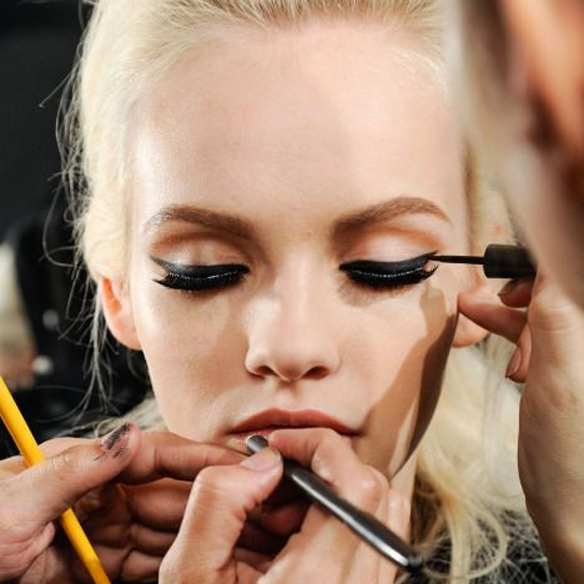 15colgadasdeunapercha_maquillaje_make_up_fw_oi_fall_winter_14_15_eyeliner_3
