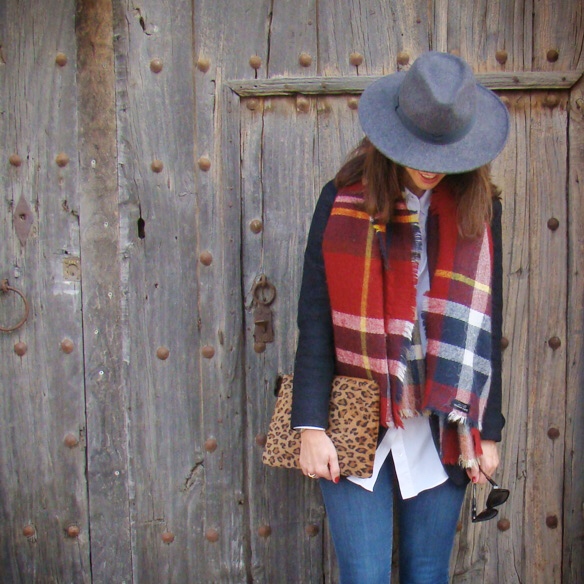 15colgadasdeunapercha_tartan_animal_print_sombrero_hat_bailarinas_gato_terciopelo_manoletinas_velvet_kitty_flats_ballerinas_marta_r_3