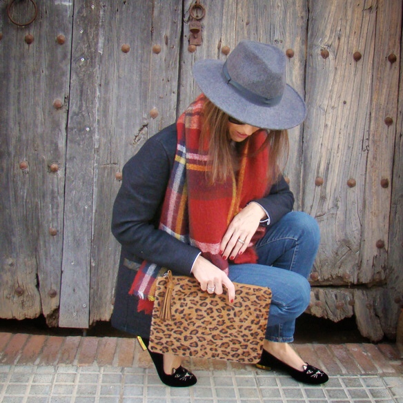 15colgadasdeunapercha_tartan_animal_print_sombrero_hat_bailarinas_gato_terciopelo_manoletinas_velvet_kitty_flats_ballerinas_marta_r_7