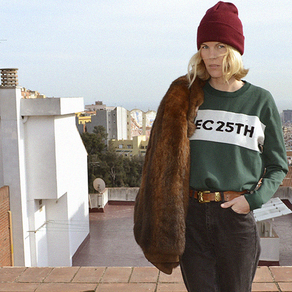 15colgadasdeunapercha_abrigo_pelo_fur_coat_verde_green_sudadera_sweater_gorro_beanie_mochila_backpack_georgina_barcelona_gina_carreras_4