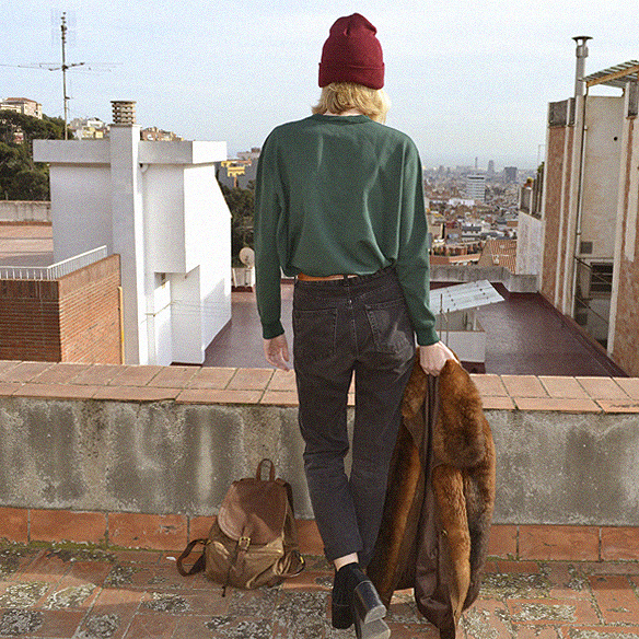 15colgadasdeunapercha_abrigo_pelo_fur_coat_verde_green_sudadera_sweater_gorro_beanie_mochila_backpack_georgina_barcelona_gina_carreras_6