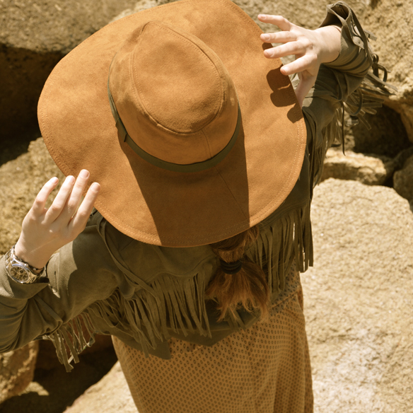 15colgadasdeunapercha_must-have_ss_15_imprescindible_70s_años_70_seventies_flecos_mostaza_fringes_ante_suede_mustard_booties_camperas_alicia_alvarez_8