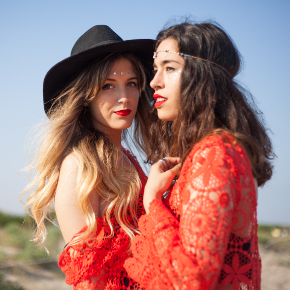 15colgadasdeunapercha-san-juan-saint-johns-eve-h&m-coachella-rojo-red-boho-sombrero-cadenitas-anna-duarte-blanche-1