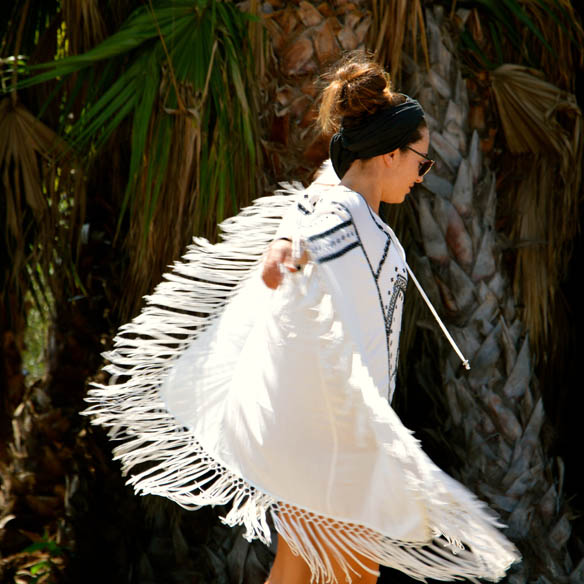 15colgadasdeunapercha-san-juan-saint-johns-eve-kaftan-caftan-flecos-fringes-sandlias-planas-flat-sandals-alicia-alvarez-1