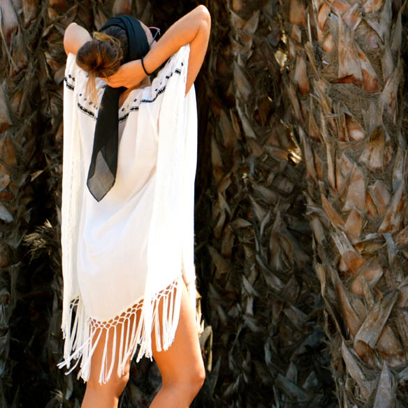 15colgadasdeunapercha-san-juan-saint-johns-eve-kaftan-caftan-flecos-fringes-sandlias-planas-flat-sandals-alicia-alvarez-4