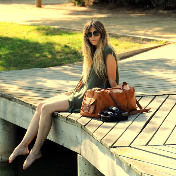 15colgadasdeunapercha-ss15-maxi-camisa-caqui-maxi-shirt-khaki-ugly-shoes-anna-duarte-7