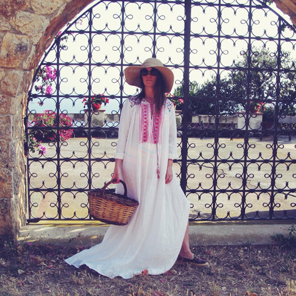 15colgadasdeunapercha-ethnic-etnico-kaftan-cesto-mimbre-basket-alpargatas-espadrilles-pamela-carla-kissler-2