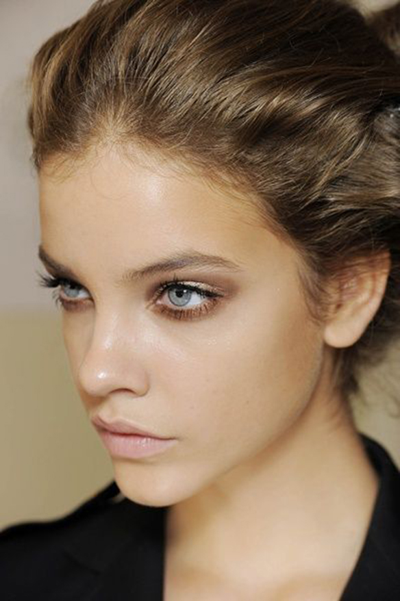 15colgadasdeunapercha-maquillaje-make-up-verano-summer-2015-flipped-smokey-eyes-2