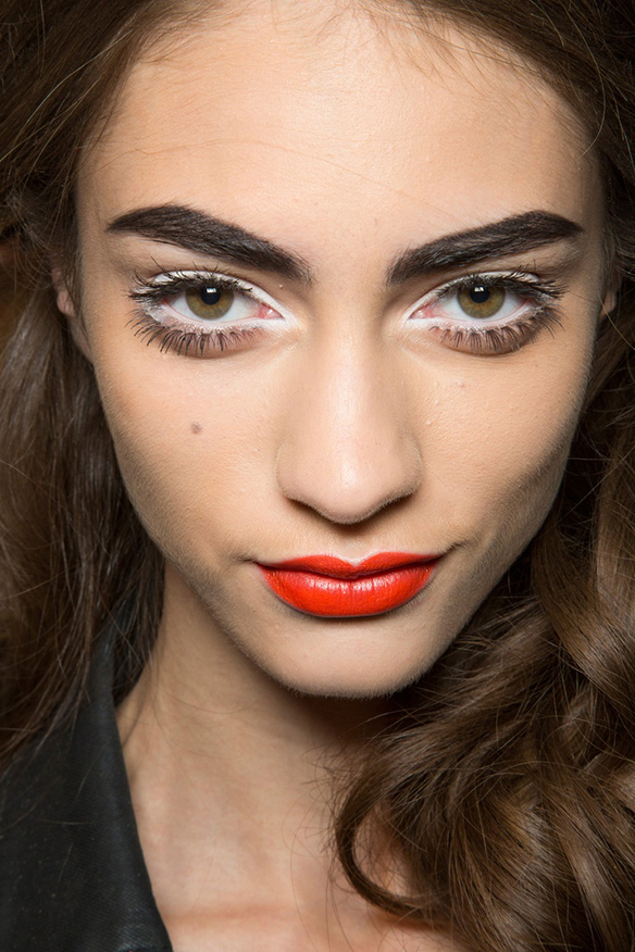 15colgadasdeunapercha-maquillaje-make-up-verano-summer-2015-sombra-blanca-white-eyeshadow-4