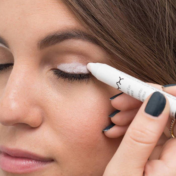15colgadasdeunapercha-maquillaje-make-up-verano-summer-2015-sombra-blanca-white-eyeshadow-5