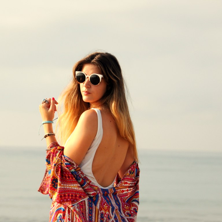 15colgadasdeunapercha-verano-summer-bañador-swimsuit-white-blanco-kimono-shorts-70s-anna-duarte-1