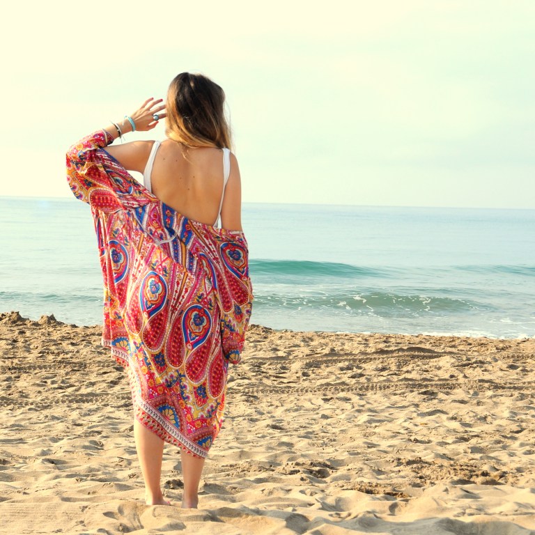 15colgadasdeunapercha-verano-summer-bañador-swimsuit-white-blanco-kimono-shorts-70s-anna-duarte-10