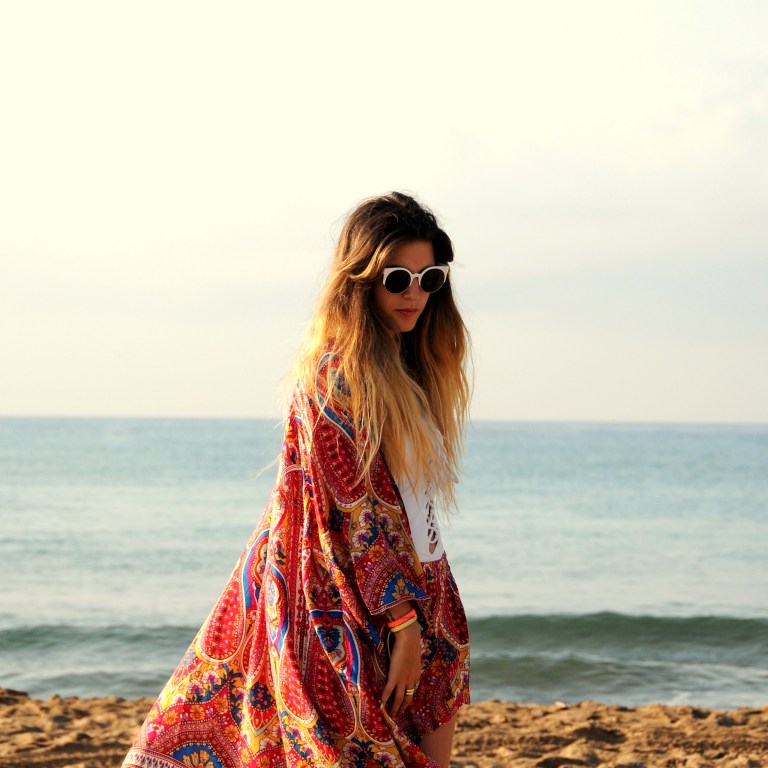 15colgadasdeunapercha-verano-summer-bañador-swimsuit-white-blanco-kimono-shorts-70s-anna-duarte-2