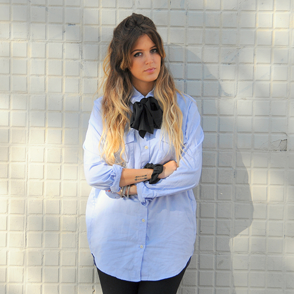 15-colgadas-de-una-percha-anna-duarte-must-have-fw-15-16-oi-imprescindible-lazada-en-cuello-neck-bow-shirt-camisa-abrigo-pelo-yeti-fur-coat-4