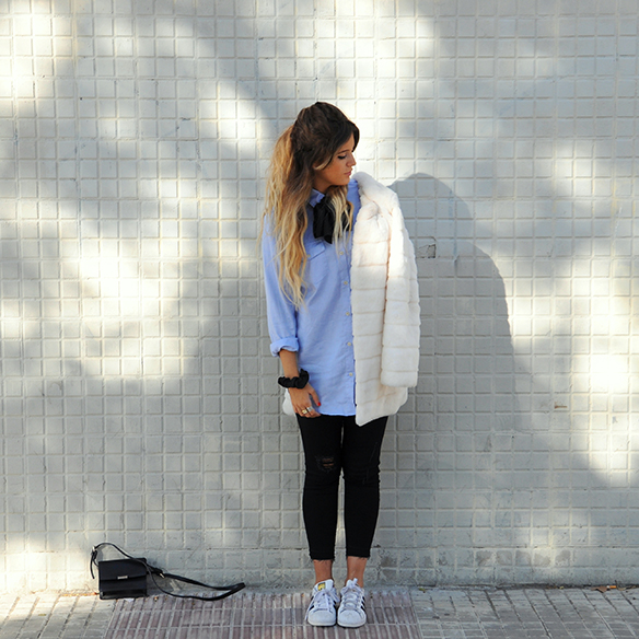 15-colgadas-de-una-percha-anna-duarte-must-have-fw-15-16-oi-imprescindible-lazada-en-cuello-neck-bow-shirt-camisa-abrigo-pelo-yeti-fur-coat-8