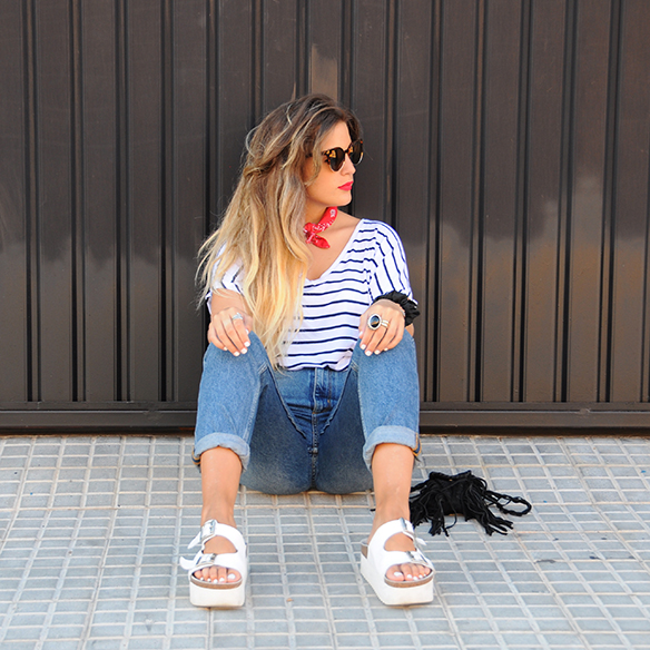 15-colgadas-de-una-percha-anna-duarte-stripes-rayas-bandana-kerchief-pañuelo-atado-al-cuello-handkerchief-knotted-to-the-neck-10