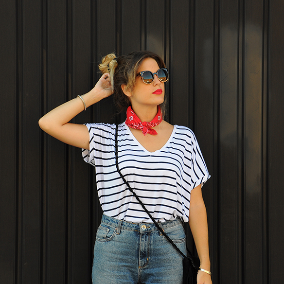 15-colgadas-de-una-percha-anna-duarte-stripes-rayas-bandana-kerchief-pañuelo-atado-al-cuello-handkerchief-knotted-to-the-neck-8