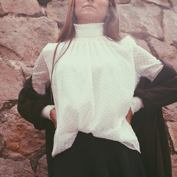 15-colgadas-de-una-percha-bebofi-must-have-fw-15-16-oi-imprescindible-blusa-estilo-victoriano-victorian-style-blouse-5