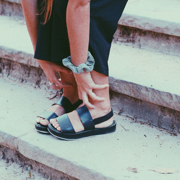 15-colgadas-de-una-percha-bebofi-negro-total-black-look-mapache-by-dark-green-8