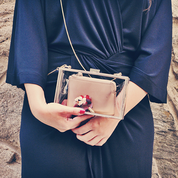 15-colgadas-de-una-percha-carla-kissler-bodas-weddings-corona-de-flores-floral-hair-wreath-lito-y-lola-10