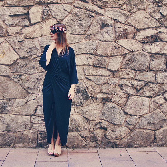 15-colgadas-de-una-percha-carla-kissler-bodas-weddings-corona-de-flores-floral-hair-wreath-lito-y-lola-12