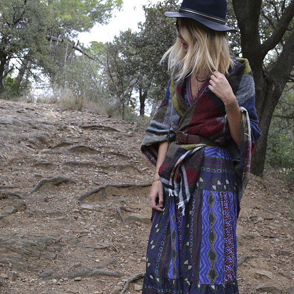 15-colgadas-de-una-percha-gina-carreras-georgina-carreras-barcelona-must-have-imprescindible-fw-15-16-oi-vestido-boho-dress-sombrero-hat-blanket-manta-5