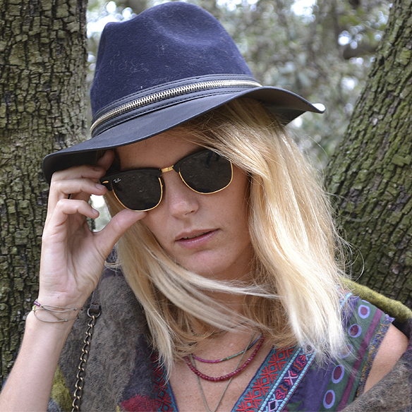 15-colgadas-de-una-percha-gina-carreras-georgina-carreras-barcelona-must-have-imprescindible-fw-15-16-oi-vestido-boho-dress-sombrero-hat-blanket-manta-8