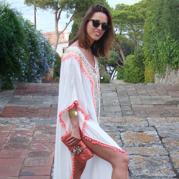 15-colgadas-de-una-percha-marta-r-kaftan-miss-june-paris-pilar-oporto-jimmy-choo-clutch-10