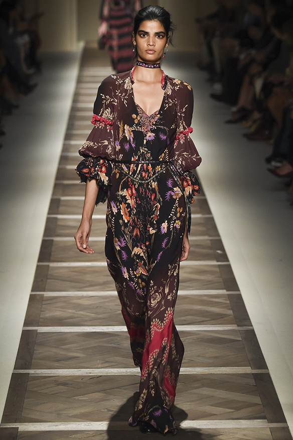 15-colgadas-de-una-percha-milan-fashion-week-mfw-etro-ss-16-2016-10