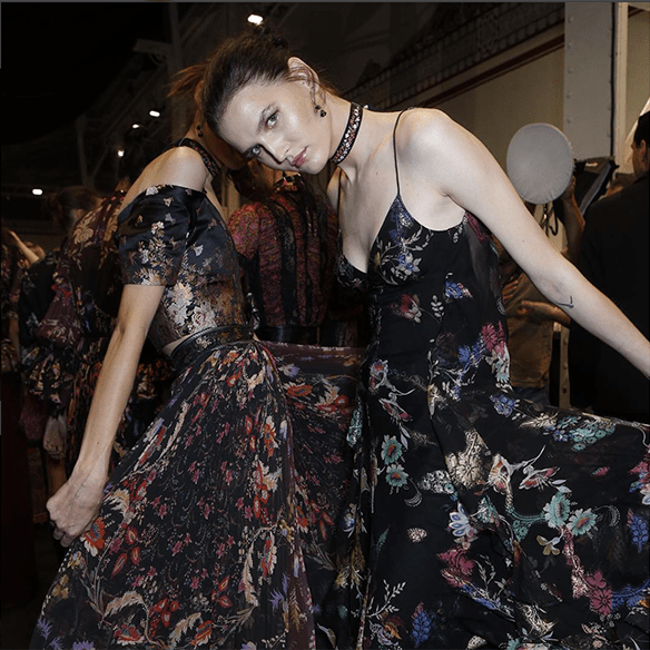 15-colgadas-de-una-percha-milan-fashion-week-mfw-etro-ss-16-2016-13