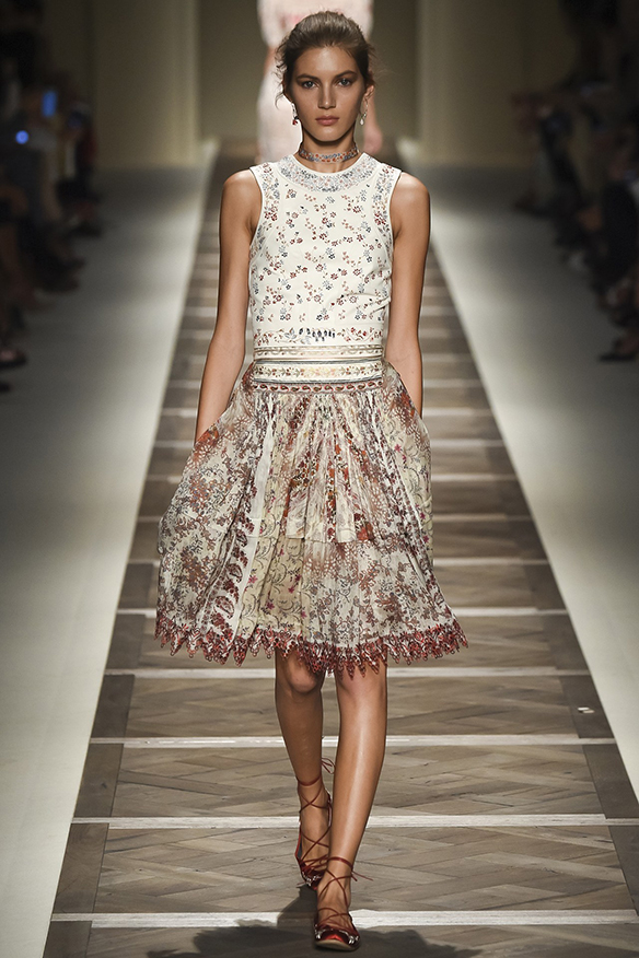 15-colgadas-de-una-percha-milan-fashion-week-mfw-etro-ss-16-2016-2