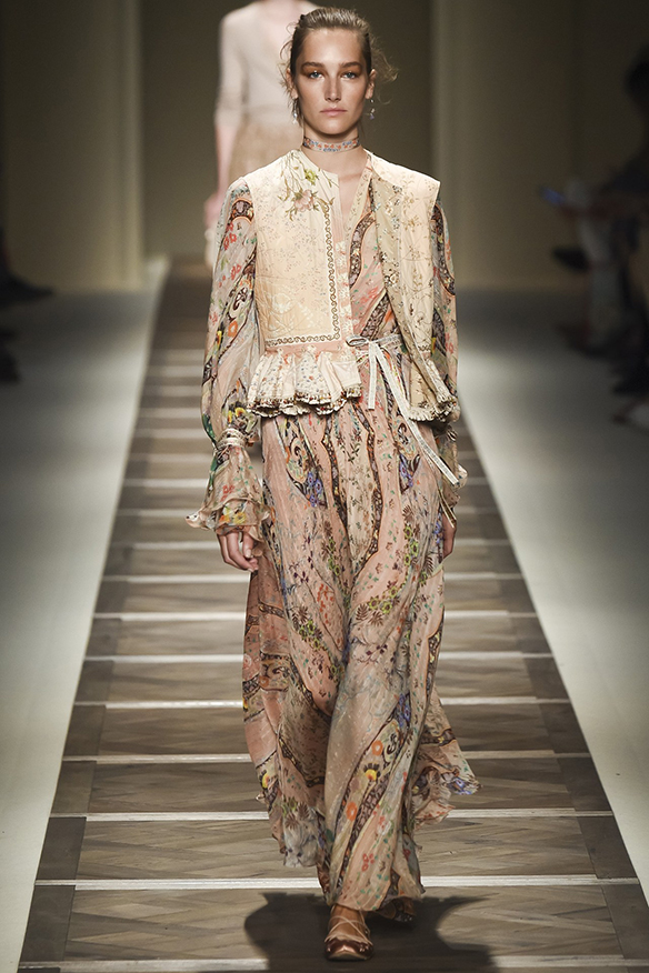 15-colgadas-de-una-percha-milan-fashion-week-mfw-etro-ss-16-2016-4