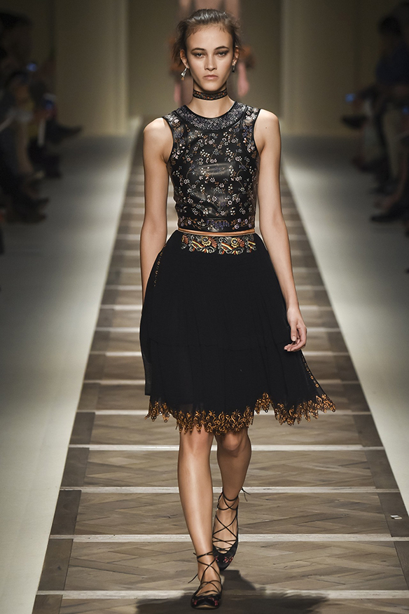 15-colgadas-de-una-percha-milan-fashion-week-mfw-etro-ss-16-2016-7