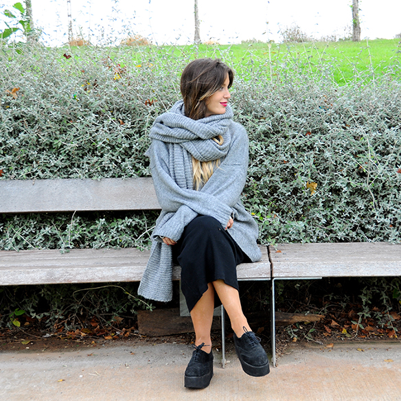 15-colgadas-de-una-percha-anna-duarte-must-have-fw-15-16-oi-imprescindible-granny-abuela-midi-skirt-falda-midi-gris-grey-3