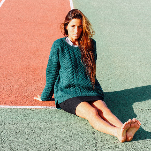 15-colgadas-de-una-percha-bebofi-mapache-by-dark-green-fw-oi-sporty-look-jersey-jumper-verde-green-falda-skirt-1