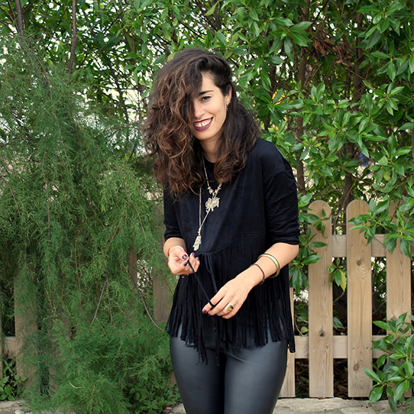 15-colgadas-de-una-percha-blanche-must-have-fw-15-16-oi-imprescindible-flecos-fringes-suede-ante-septum-4