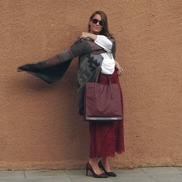 15-colgadas-de-una-percha-carla-kissler-must-have-fw-oi-imprescindible-culottes-encaje-lace-marsala-blusa-off-shoulder-blouse-9