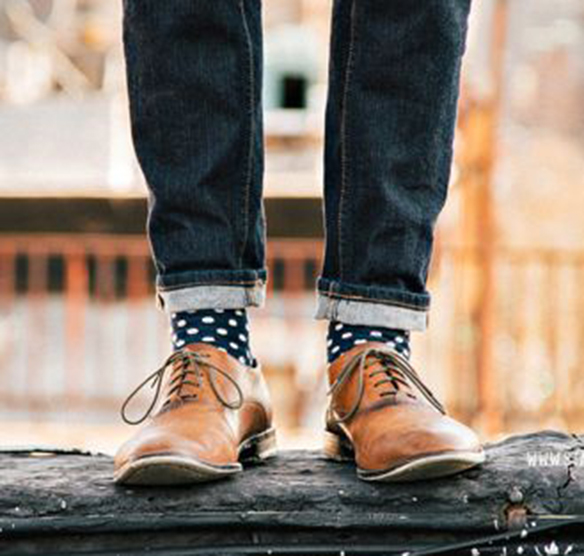 15-colgadas-de-una-percha-sunday-man-day-look-outfit-hombre-men-menswear-moda-masculina-happy-socks-calcetines-originales-estilosos-zapatos-shoes-10