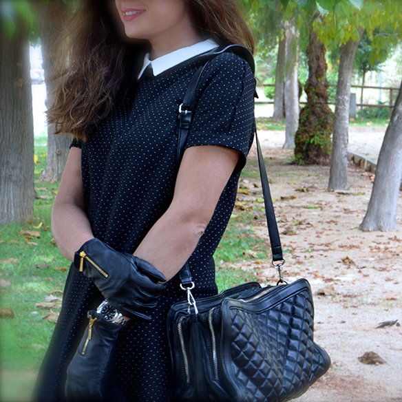 15-colgadas-de-una-percha-alicia-alvarez-polka-dot-dress-guantes-gloves-botas-boots-shirt-collar-cuello-camisa-gafas-glasses-3