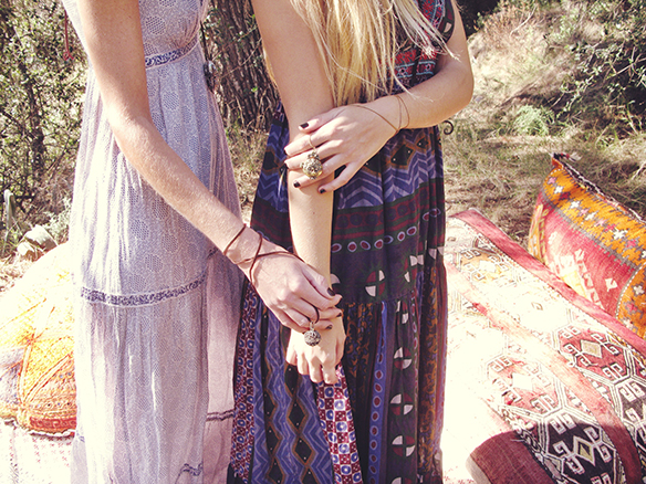 15-colgadas-de-una-percha-almah-scented-jewelry-lookbook-fw-15-16-joyeria-bisuteria-aromatica-perfumada-anna-duarte-gina-carreras-boho-3