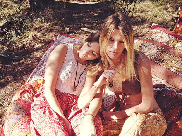 15-colgadas-de-una-percha-almah-scented-jewelry-lookbook-fw-15-16-joyeria-bisuteria-aromatica-perfumada-anna-duarte-gina-carreras-hippie-yoga-7