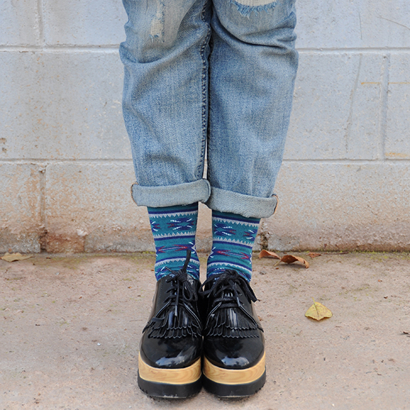 15-colgadas-de-una-percha-anna-duarte-boyfriend-jeans-socks-calcetines-cuero-pelo-chaqueta-fur-leather-jacket-zapatos-plataforma-madera-wood-platform-shoes-fatima-5