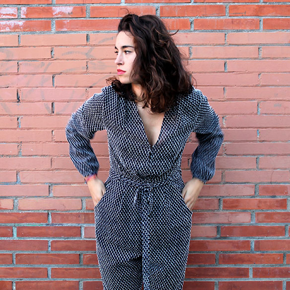 15-colgadas-de-una-percha-blanche-jumpsuit-mono-red-lips-jacket-chaqueta-5