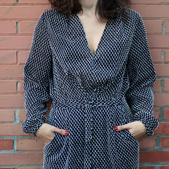 15-colgadas-de-una-percha-blanche-jumpsuit-mono-red-lips-jacket-chaqueta-9