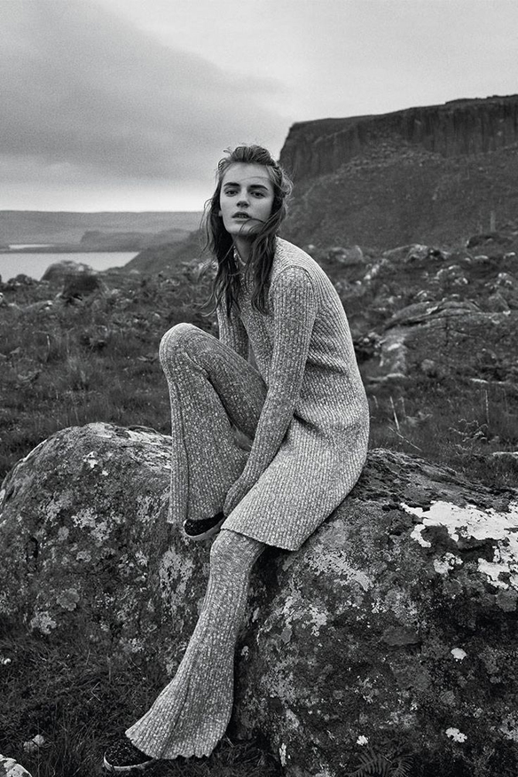 15-colgadas-de-una-percha-december-mood-board-diciembre-abrigos-pelo-fur-coats-maxi-jerseis-lana-wool-jumpers-white-blanco-fiestas-holidays-frio-cold-winter-invierno-18