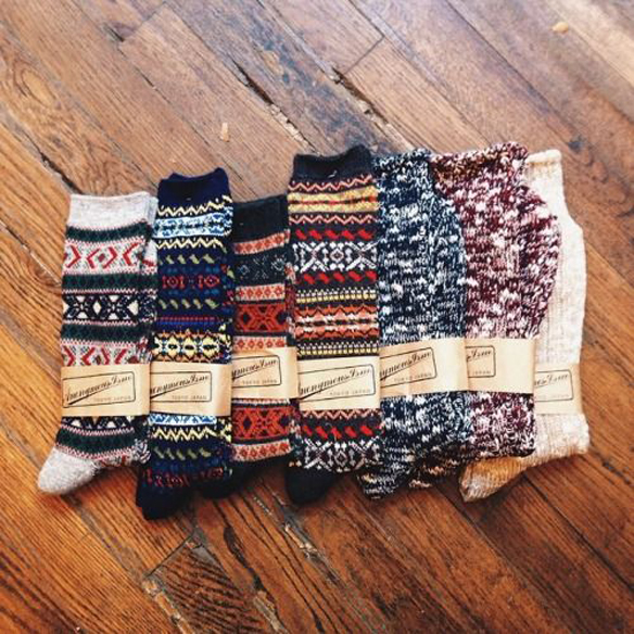 15-colgadas-de-una-percha-december-mood-board-diciembre-abrigos-pelo-fur-coats-maxi-jerseis-lana-wool-jumpers-white-blanco-fiestas-holidays-frio-cold-winter-invierno-5