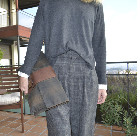15-colgadas-de-una-percha-gina-carreras-gris-grey-check-cuadros-zapatos-oxford-shoes-georgina-carreras-barcelona-3